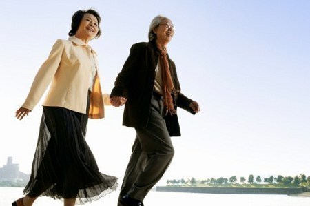 7 Healthy Gift Ideas for Your Mom This Mother's Day